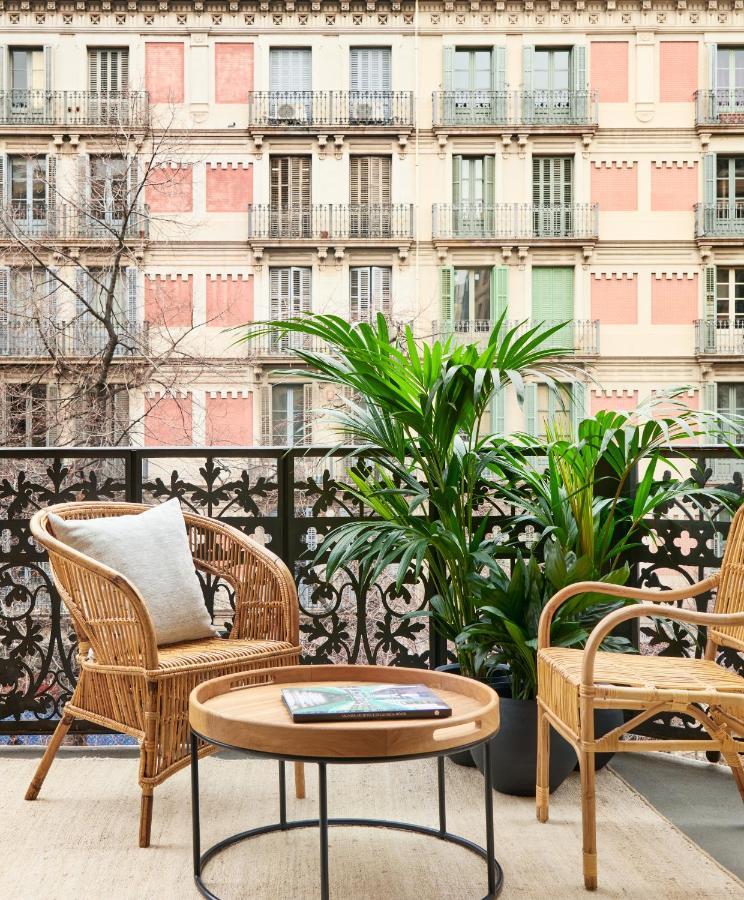 Hotel Casa Sagnier Barcelona Exterior photo A balcony in Barcelona