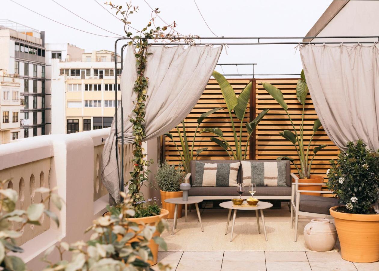 Hotel Casa Sagnier Barcelona Exterior photo A balcony