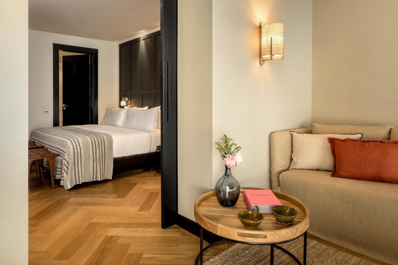 Hotel Casa Sagnier Barcelona Exterior photo A suite at the hotel