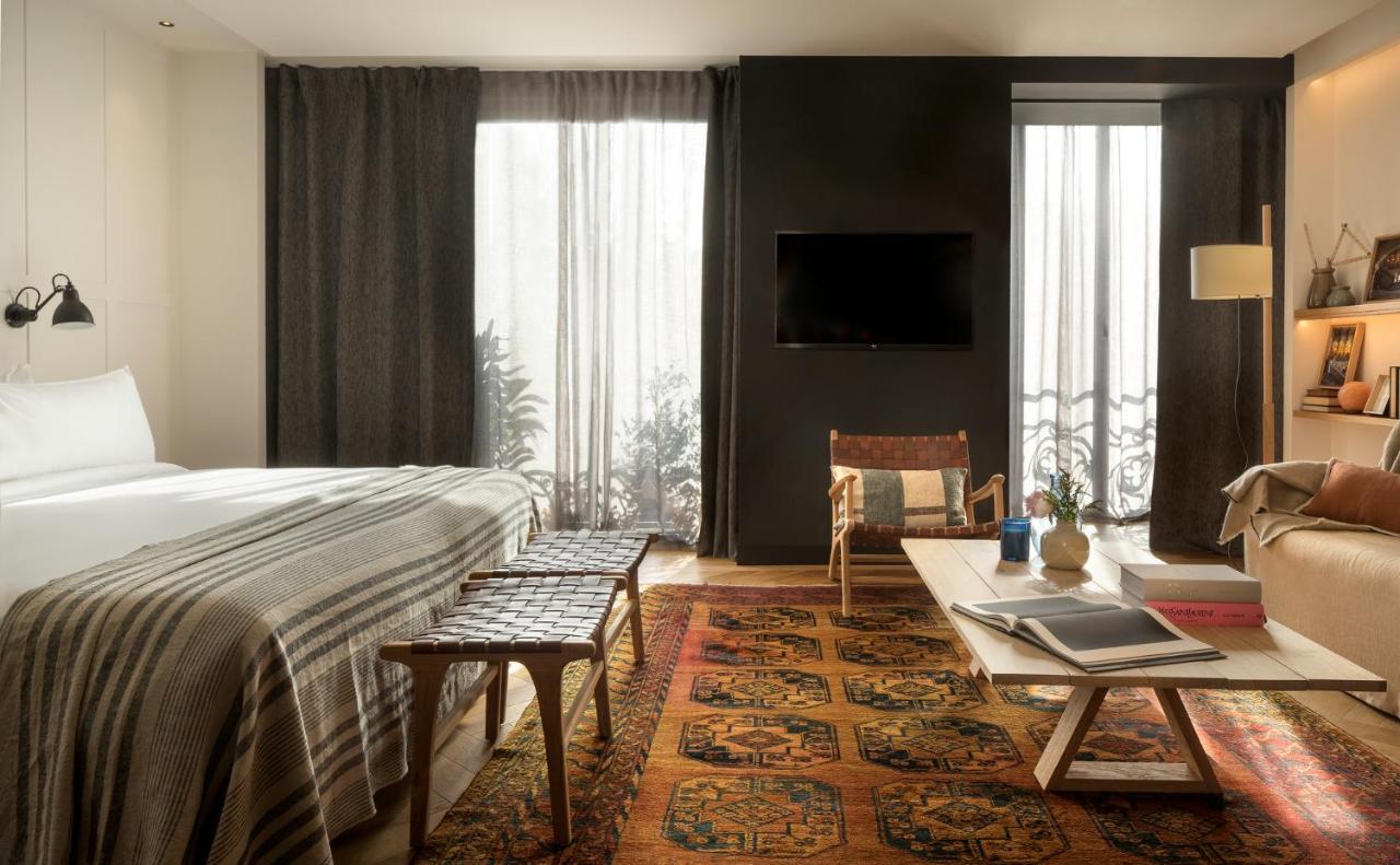Hotel Casa Sagnier Barcelona Exterior photo A room at the Hotel