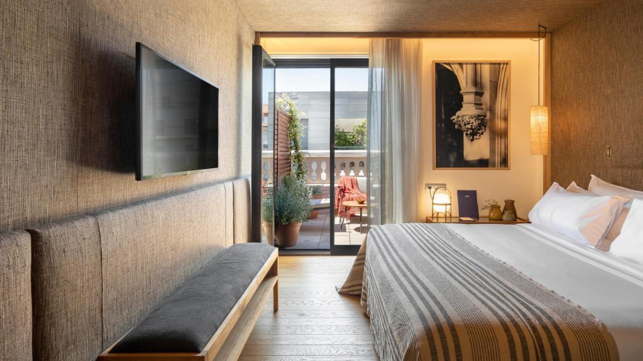 Hotel Casa Sagnier Barcelona Exterior photo Deluxe room