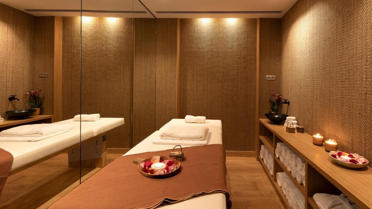 Hotel Casa Sagnier Barcelona Exterior photo A treatment room at The Spa at The Landmark, Hong Kong